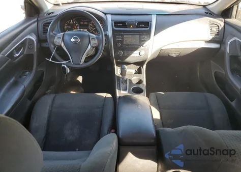 2015 Nissan Altima 2.5 из США, поврежденный, VIN 1N4AL3AP4FN923463